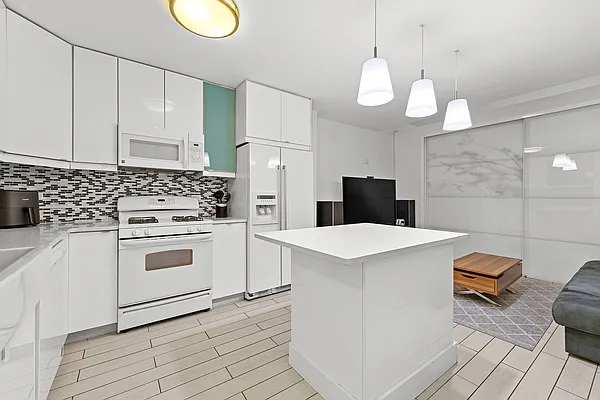 Rented by Keller Williams NYC | media 7