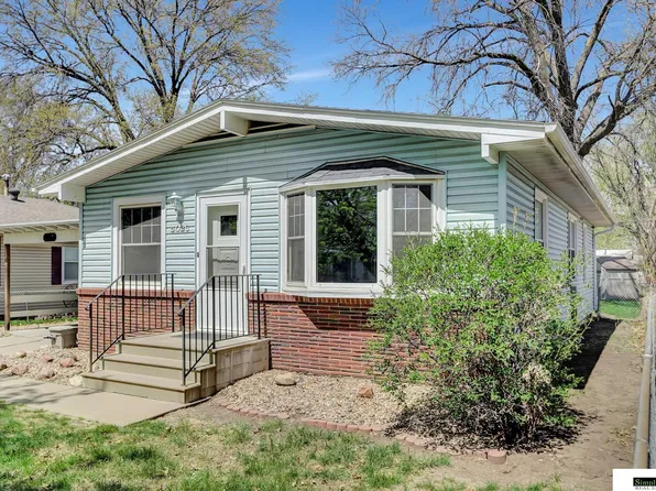 5026 Knox St, Lincoln, NE 68504