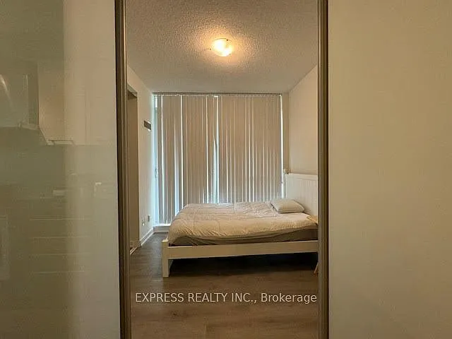 770 Bay St #2 — Photo 11
