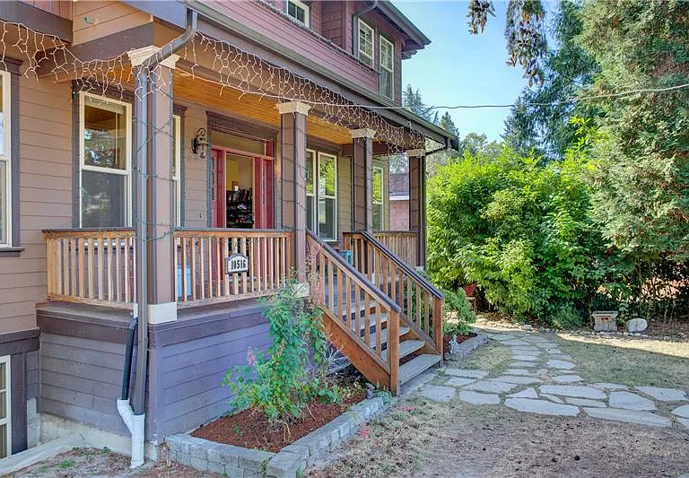 10516 20th Ave NE — Photo 2