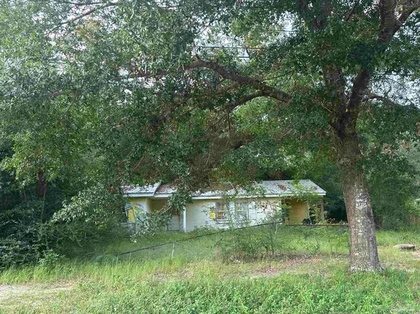 6418 Simpson Dr, Milton, FL 32570