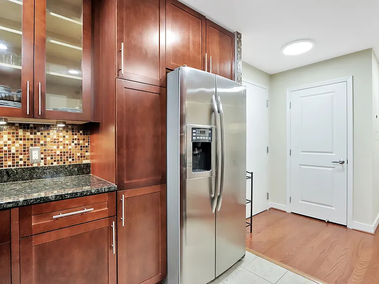 155 Potomac Psge #415 — Photo 4
