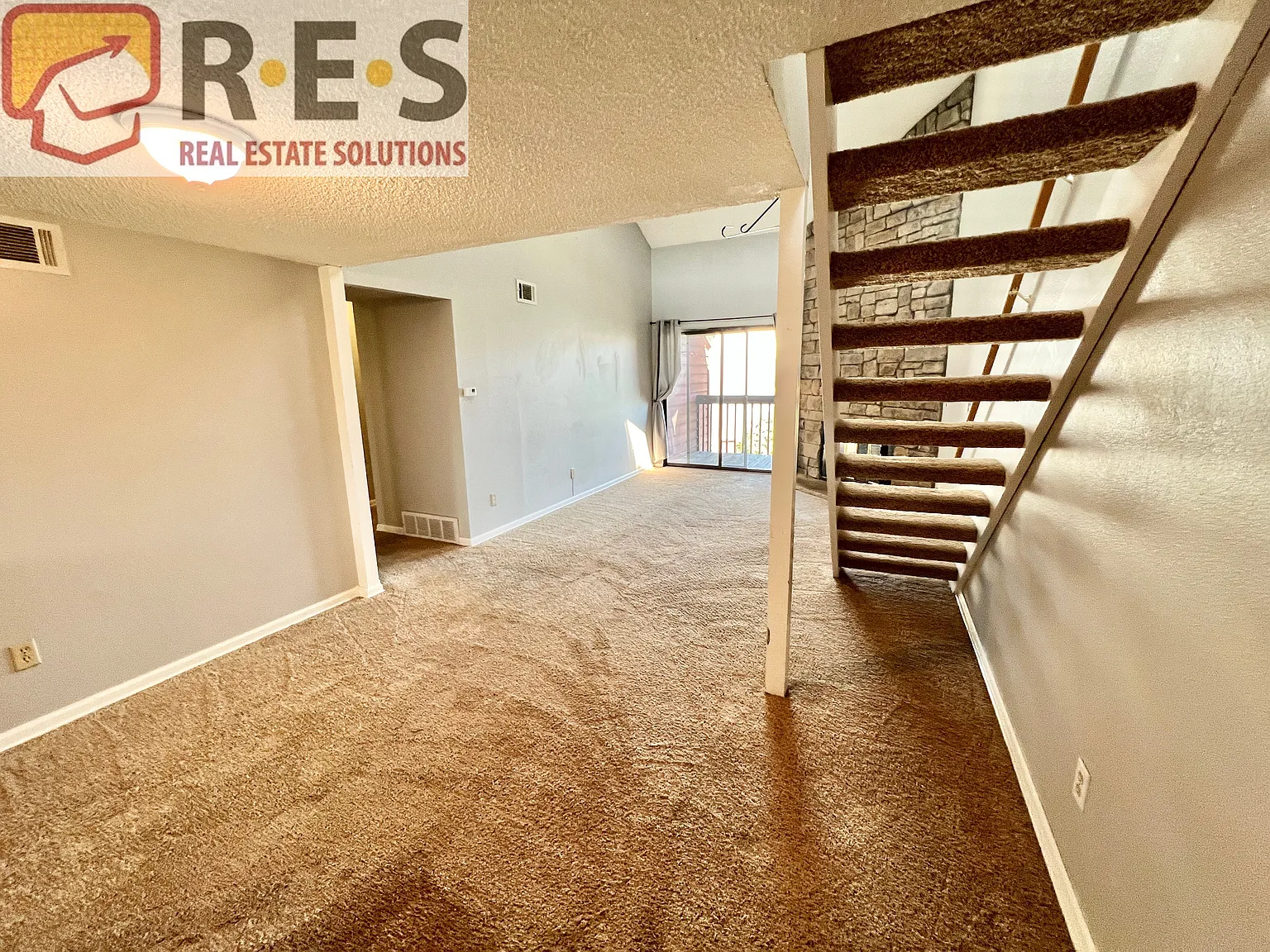 2 bed, 1056 sqft, $1,795 — Photo 3