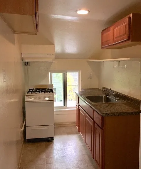 1231 Chino St #B — Photo 3