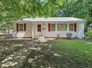 916 W Springfield Ave, Champaign, IL 61821