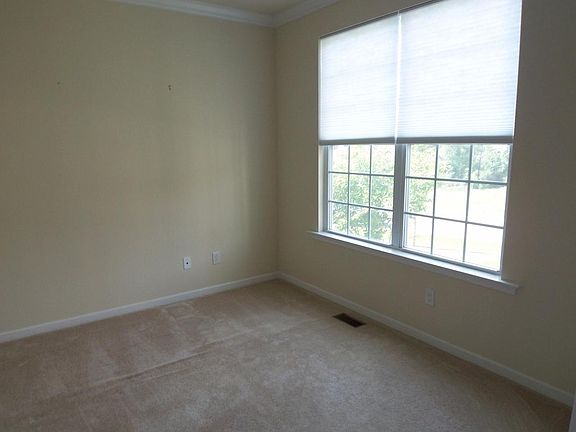 5th image of 165 Patriot Ln