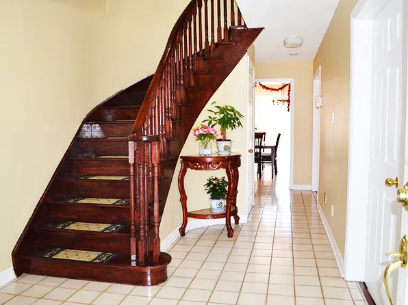 (undisclosed Address), Toronto, ON M1E 4W7