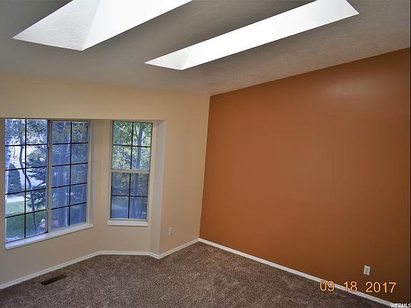 5th image of 5794 S Woodview Dr