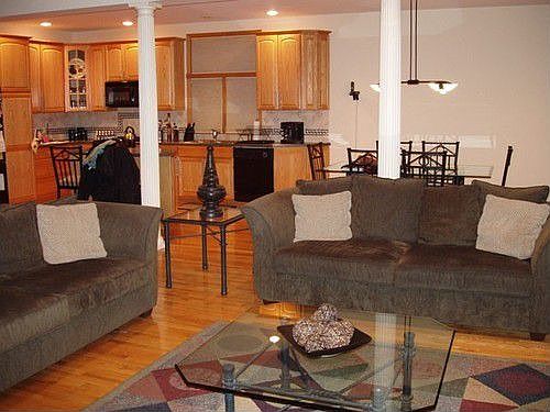 5th image of 303 Holdridge Ave