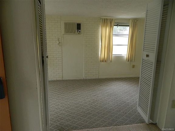 3rd image of 16 E Murray St