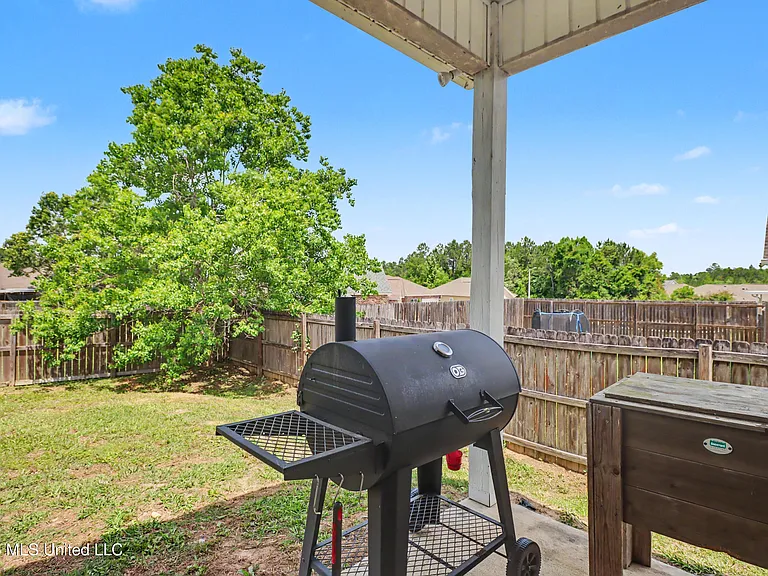 18329 Tiffany Renee Dr — Photo 17