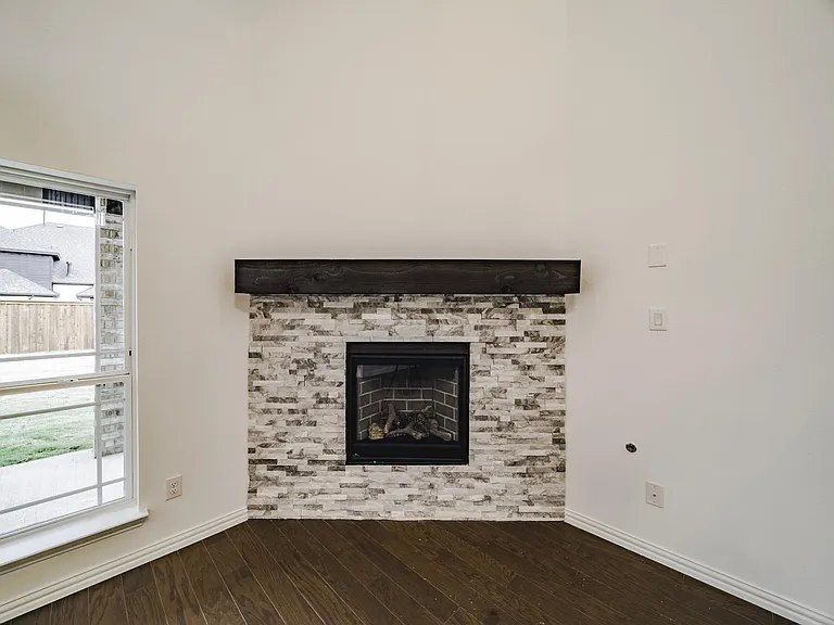 504 Waters Way — Photo 6