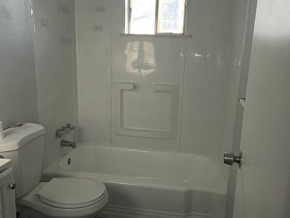 4th image of 1055 N Saint Lucas St APT C