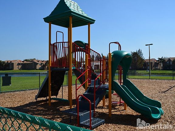 5th image of 4102 Blue Heron Blvd W