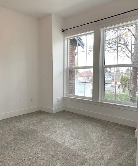 901 W McGraw St — Photo 10