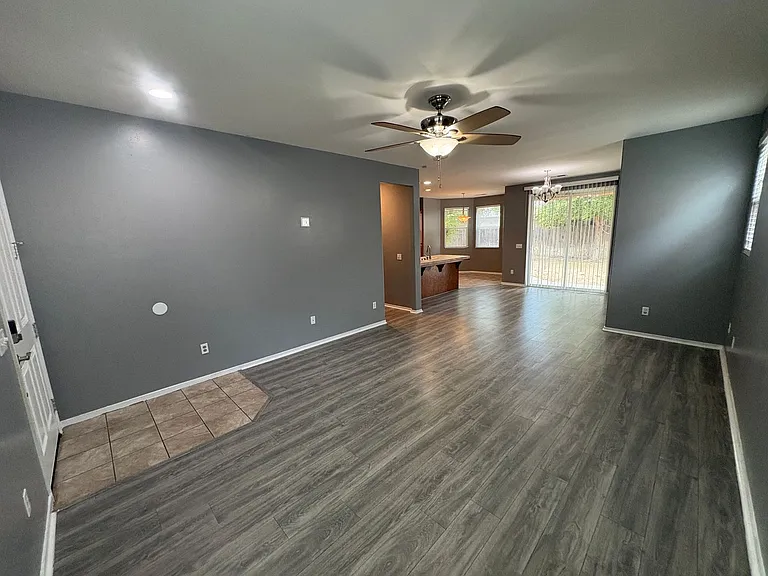 2133 N Denton St — Photo 6