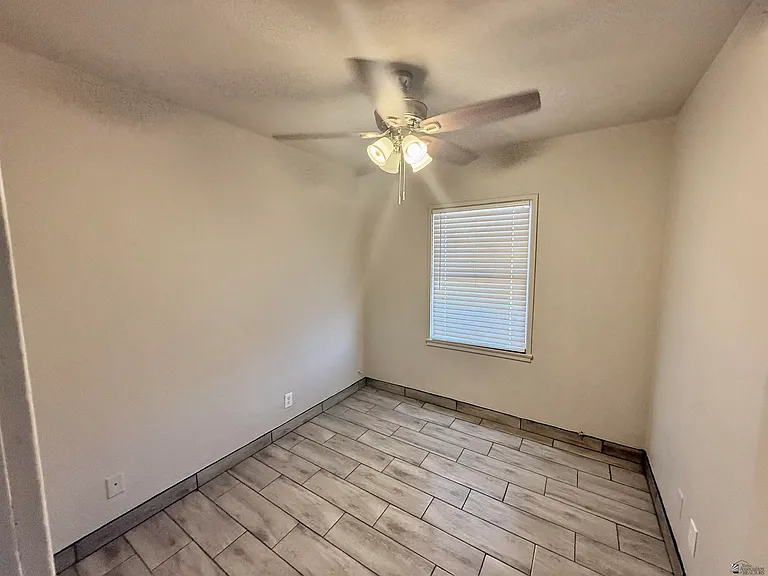 1501 S 6th Ave — Photo 12