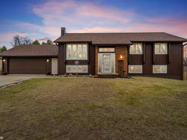 2202 Vermillion Ln, Marshalltown, IA 50158