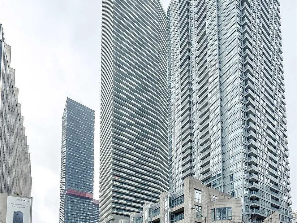 2221 Yonge St #4505