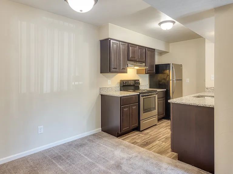 North Beach Apartments — Photo 18