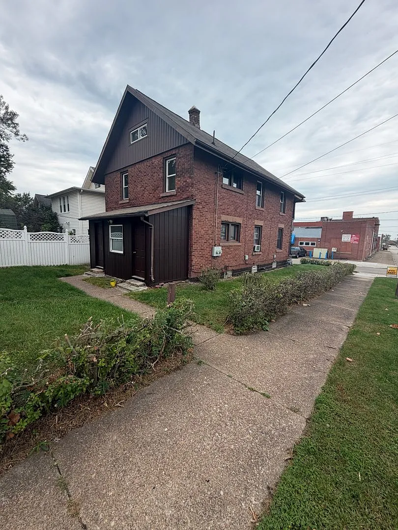 1201-03 W 20TH #1 — Photo 2