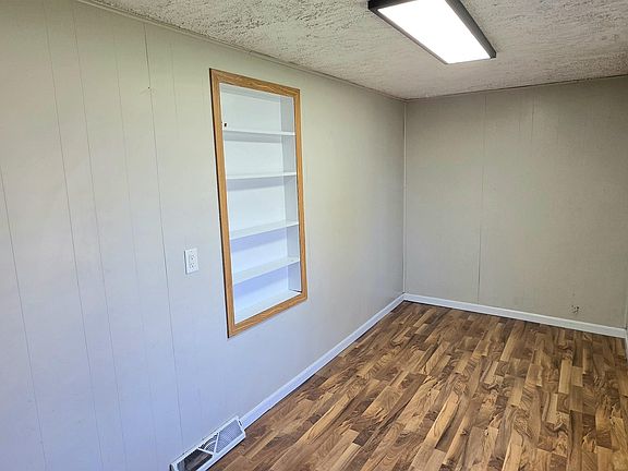 5th image of 2104 W 6th Street
