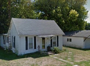 205 S 5th St, La Harpe, IL 61450