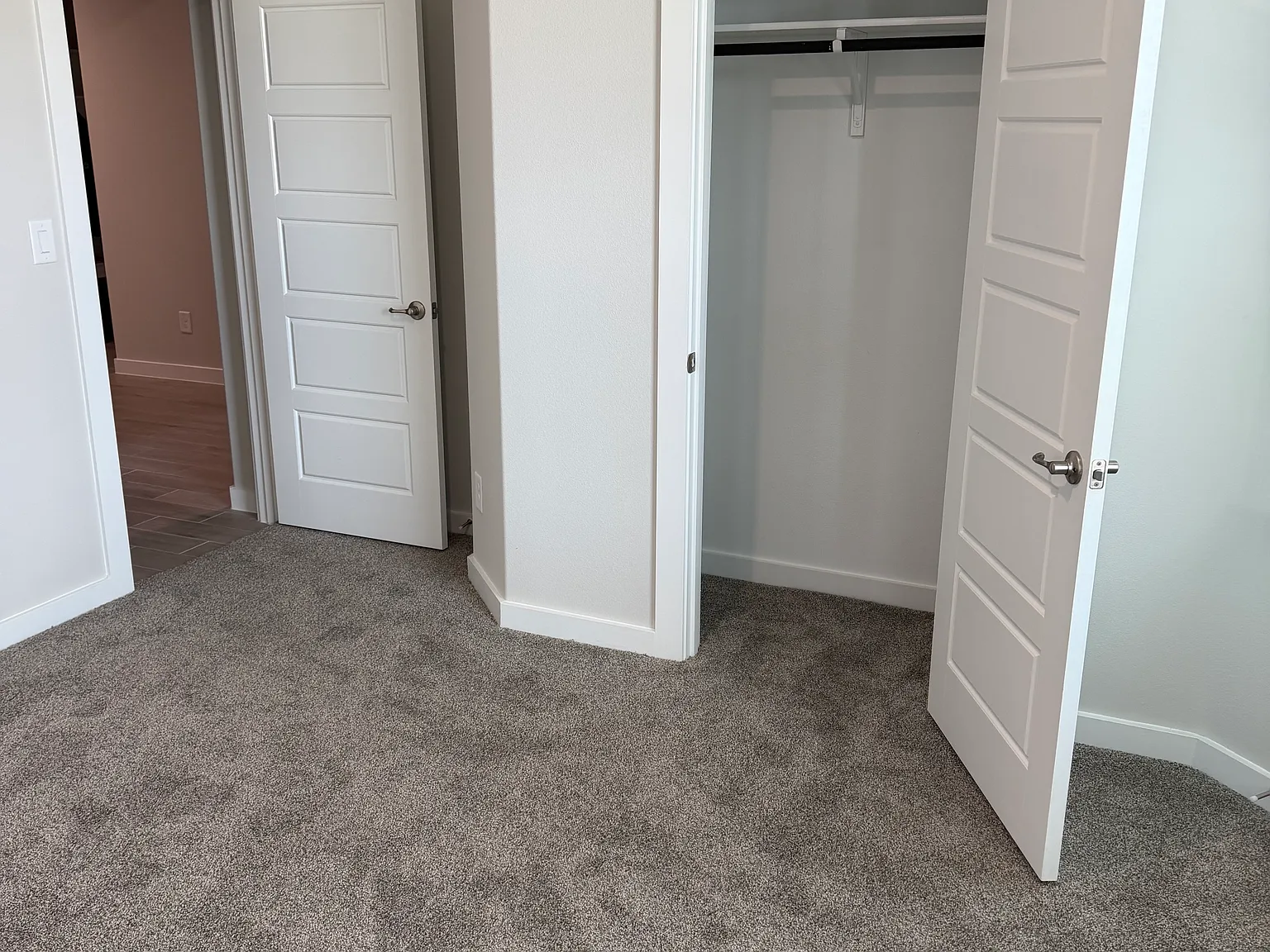 1 bed, 2035 sqft, $700 — Photo 4
