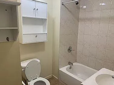 1240 E Washington Ln — Photo 31