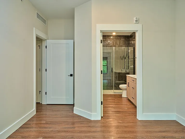 4040 Walton Creek Rd #107 — Photo 16