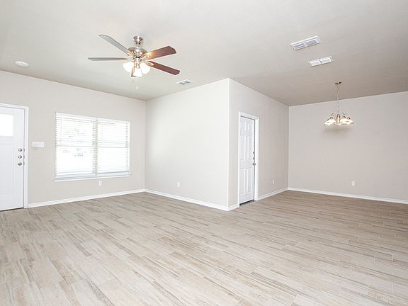 3rd image of 2551 Leroy Ln #B