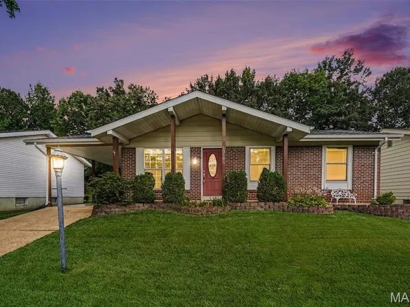 1310 Fenton Hills Rd, Fenton, MO 63026