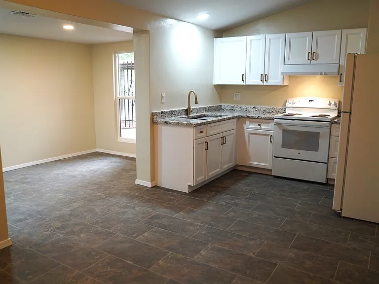 951 W Oahu Pl — Photo 6