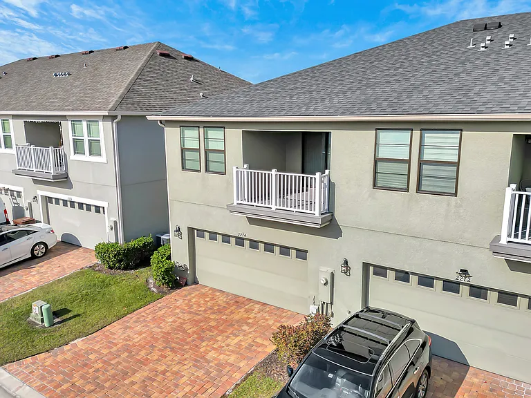 2274 Centerra Loop — Photo 3