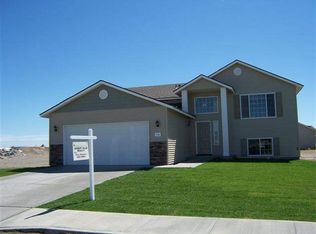 7716 Three Rivers Dr, Pasco, WA 99302