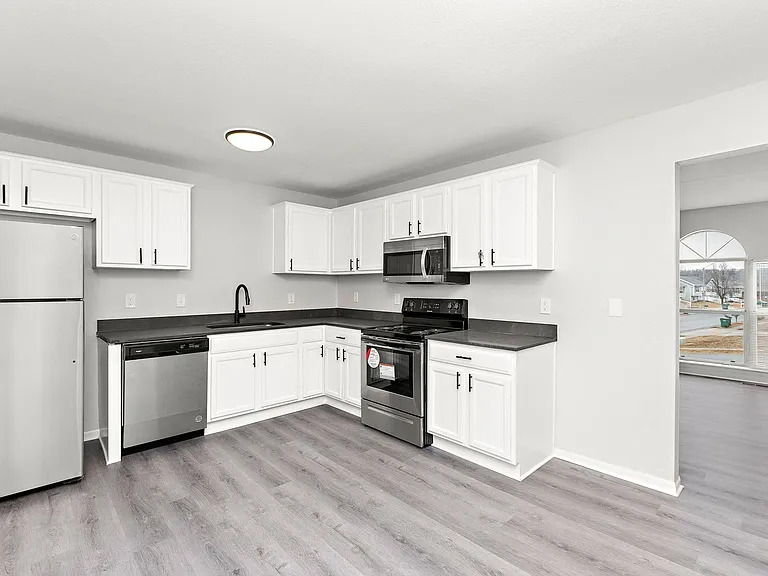 Windsor Townhomes Community — Photo 9