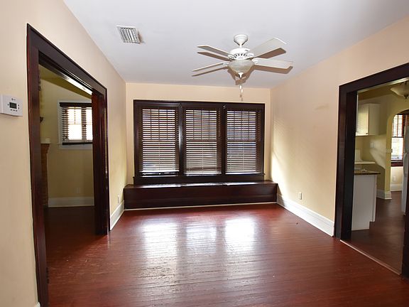 4th image of 202 Belmar St W