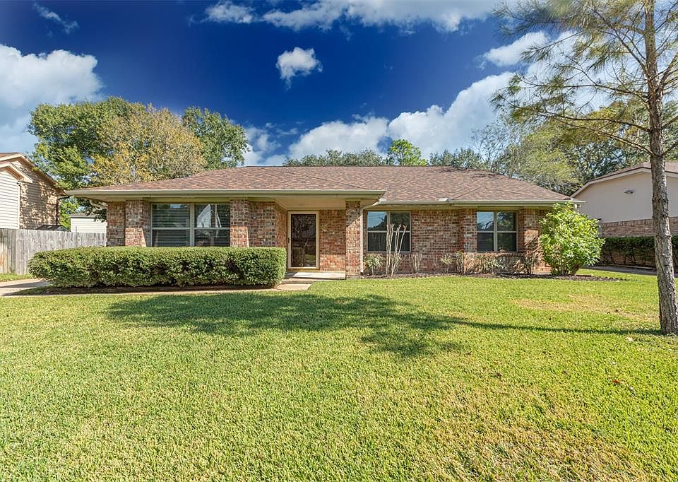 1st image of 2807 Pineleaf Dr