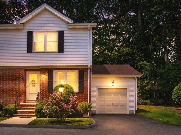 143 Oak Park Dr, North Providence, RI 02904