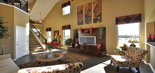 3 bed, 2.5 bath, 1937 sqft, $2,450 — Photo 2