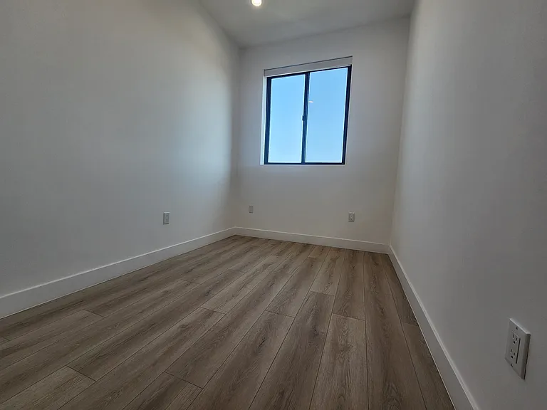 6061 Fulton Ave #6 — Photo 20