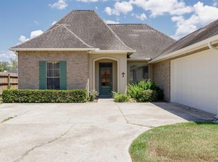 14450 Lake Meadows Ct, Gonzales, LA 70737