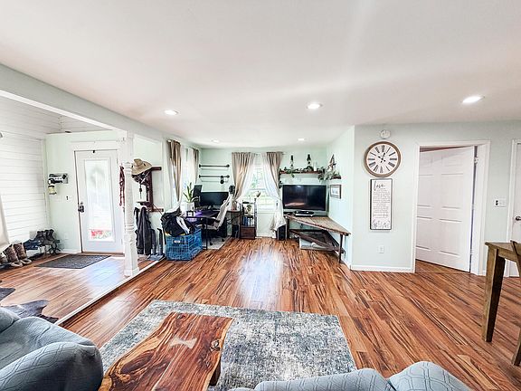 5th image of 555 Lincoln Ave SW