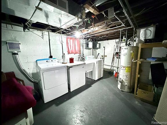4th image of 4553 Curtis St
