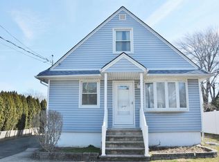 277 Willowbrook Rd, Staten Island, NY 10302