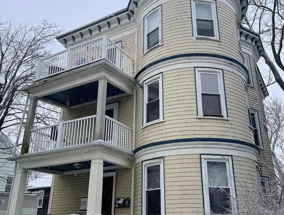 1st image of 9 Sumner Sq