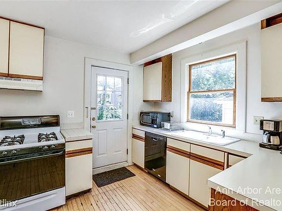 4th image of 1507 White St