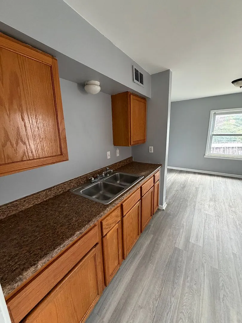 20640 Kenosha St, Harper Woods, MI 48225 — Photo 4