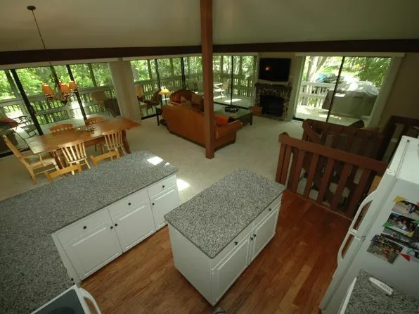 305 Deerpath E #1611A, Fontana, WI 53125