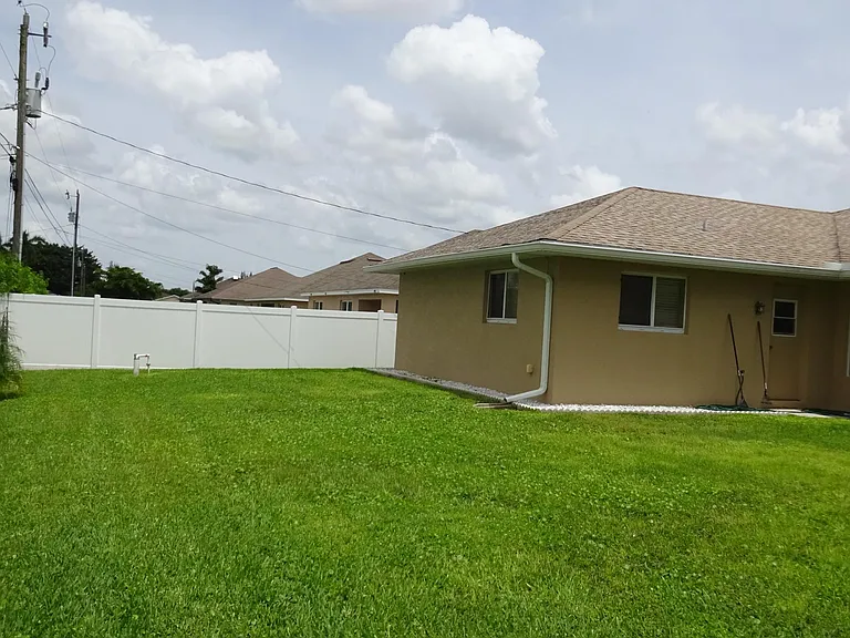 3002 SW 1st Ave — Photo 11